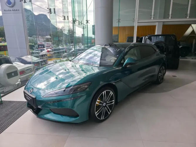 Denza Z9 GT (elétrico) 2027