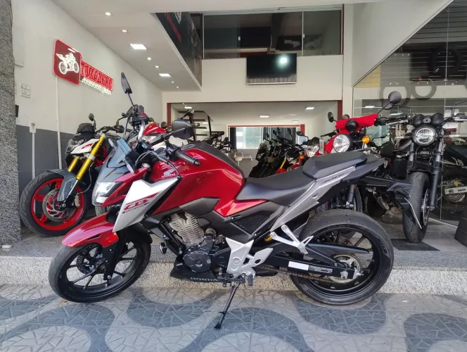 Honda/CB300F Twister ABS, 2025/2026, troco por moto.