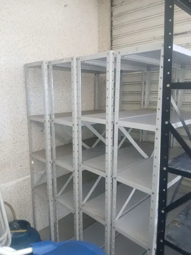 Prateleiras de ferro pra vender