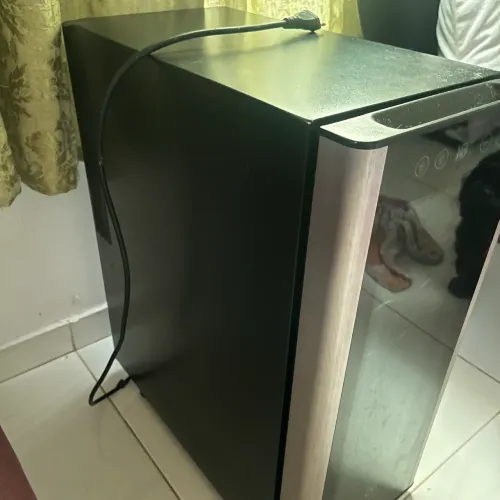 Adega semi nova