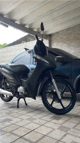 Vendo Honda Biz 125 EX 2015