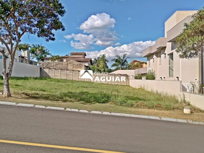Terreno Residencial Plano 500m²  Condomínio Fechado em Valinhos, Frente ao Shopping