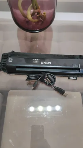 Scanner Epson DS30 portátil com defeito 