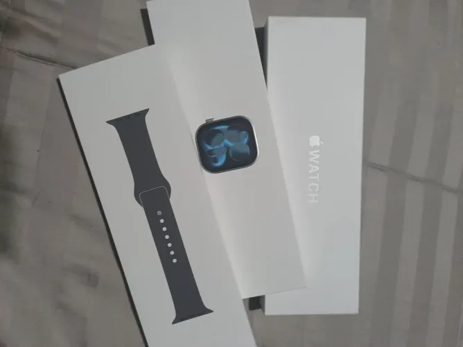 Apple Watch Series 11 42mm Space Gray Lacrado