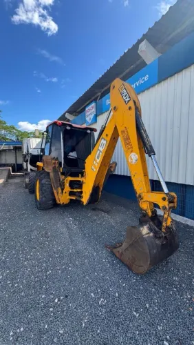 RETROESCAVADEIRA JCB 3CX 
