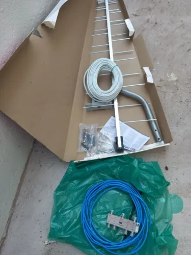 Antena externa UHF para canais locais 