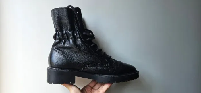 Bota AREZZO em Couro