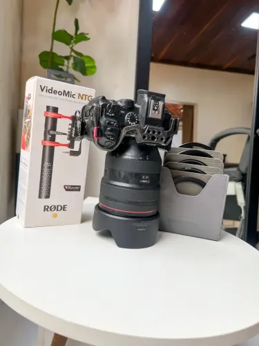 Cânon R7 + Lente cânon 28-70 + kit