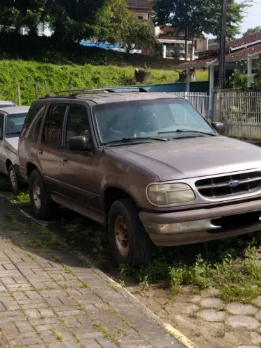 Ford Explorer XLT 4X4 4.0 V6 1997