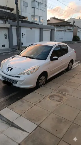 Peugeot 207 Sedan Passion XR 1.4 Flex 8V 4P 2013