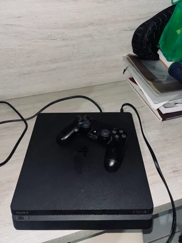 Playstation 4 Slim 1TB