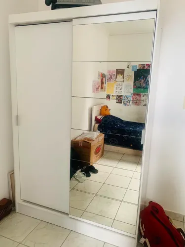 Guarda-Roupa Branco 2 Portas de Correr com Espelho - 1,19m