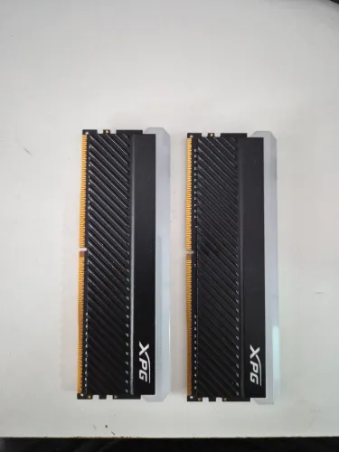 Memória RAM XPG Spectrix D45G de 8GB.