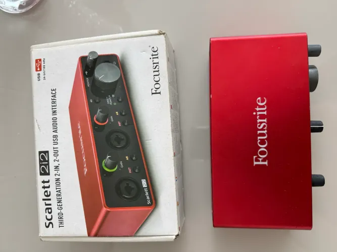 Focusrite Scarlett 2i2