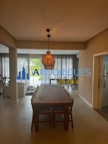 Casa à Venda em Condomínio de Luxo Abrantes: 4 Quartos, 4 Suítes, 3 Salas, 5 Banheiros, 5