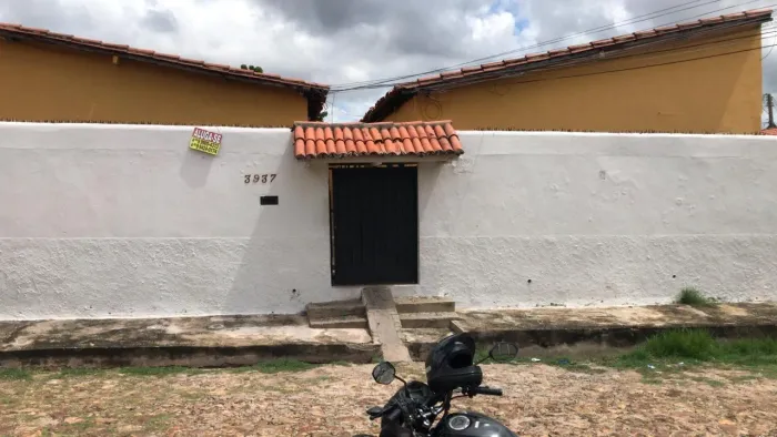 Casa Comercial à venda, 2 quartos, Piçarreira - Teresina/PI