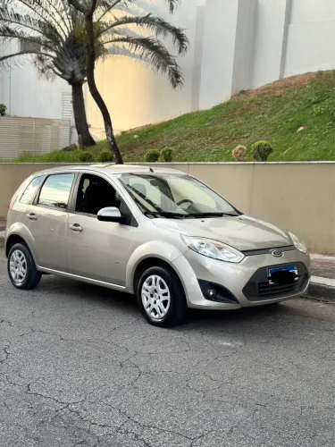 Ford Fiesta SE 1.6 8V Flex 5P 2014