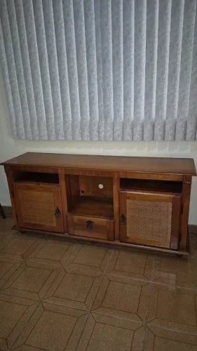 RACK EM MADEIRA MACIÇA