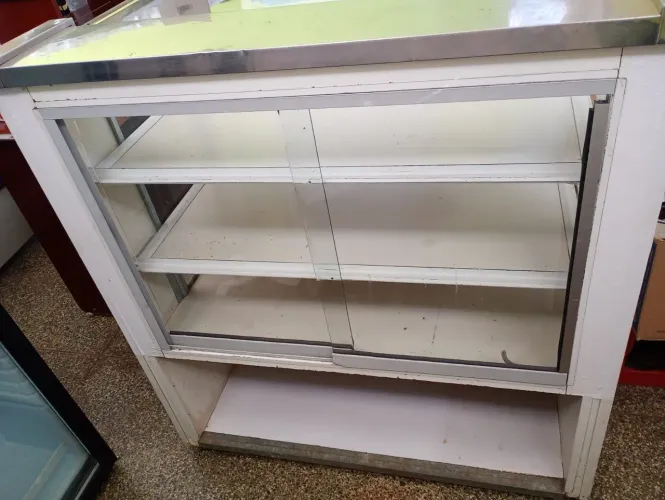 Vende-se balcão grande e pequeno