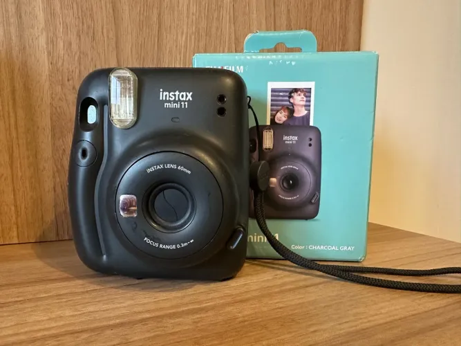 Camera instax mini 11 preta
