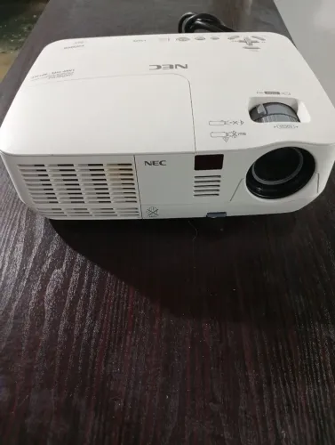 Projetor NEC v260r