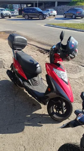 Vendo LINDY 125, pouco usada.