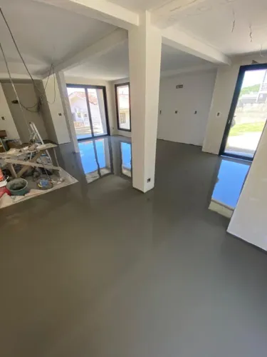 Mão de obra especializada em piso vinilico, laminado e rodapé