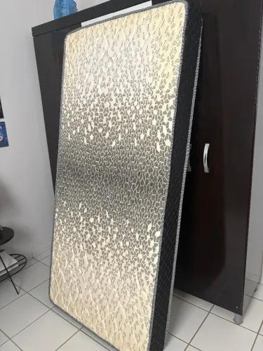 Colchão de solteiro Umaflex