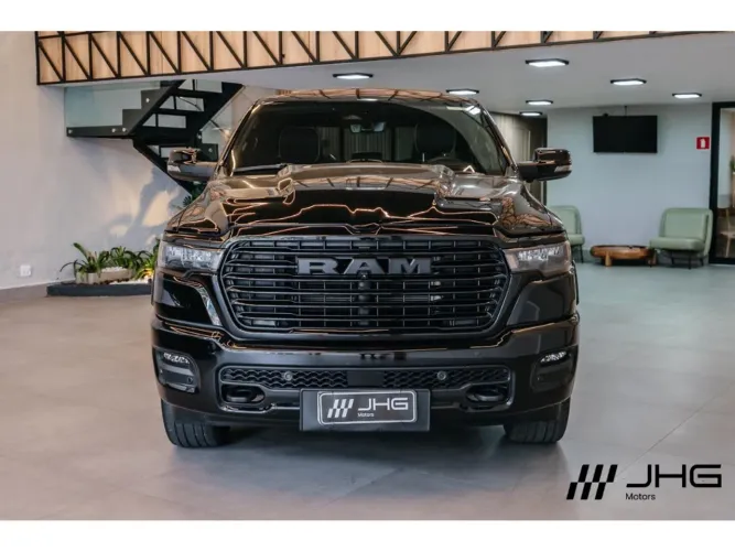 Ram 1500 Laram. Night ED. Bi-TB 3.0 4X4 Aut. 2025