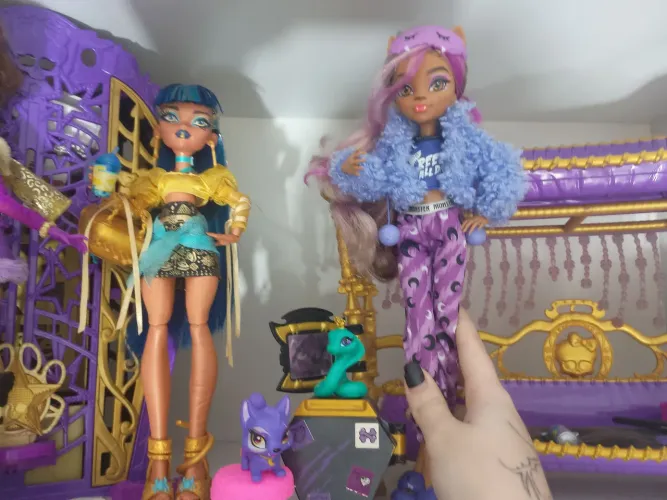 Bonecas Monster high g3 + penteadeira
