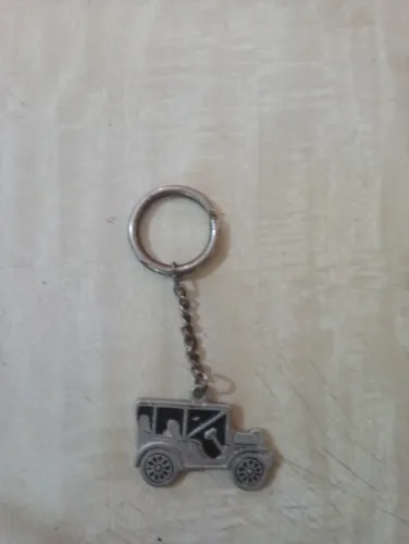 Chaveiro antigo calhambeque