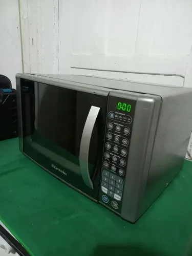 Micro-ondas Electrolux inox
