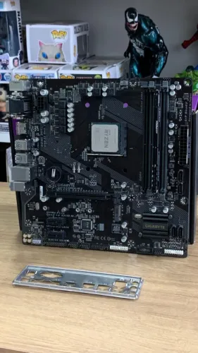 KIT GIGABYTE A320MA | RYZEN 5 2400G | 8GB RAM HYPERX 3200MHZ | 