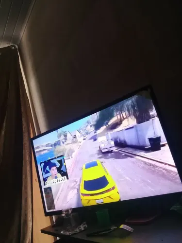 Televisão smart 32 polegadas TCL Android 700 reais não entrego