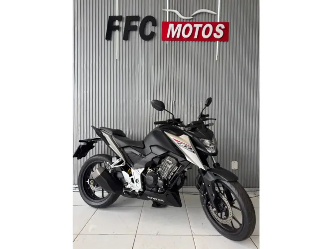 Honda Cb 300f twister cbs 2026 zero km faço financiamento