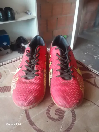 Vendo chuteira Society Nike usada