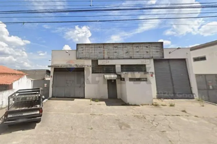 RE/MAX Aluga Galpão na Vila João Jorge, Campinas,com 715m² de área útil. por R$ 15.000,00