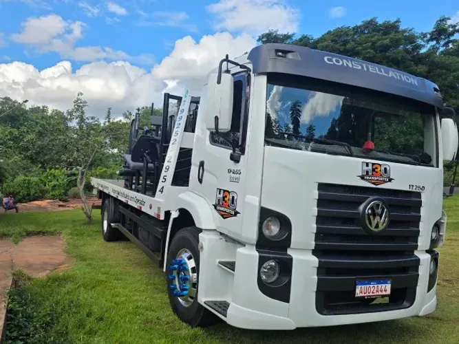 Caminhão VW 17.250 toco plataforma hidráulica 