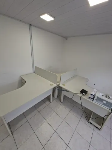 Estação de Trabalho com 4 Mesas BORTOLINI