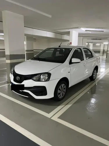 Aluguel carro para aplicativos uber / 99 Etios Sedan