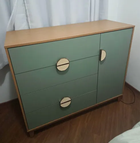 Cômoda solteiro/infantil em madeira na cor verde