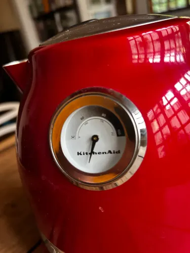Chaleira Elétrica KitchenAid Vermelha 1,25L com Termômetro - Excelente Estado
