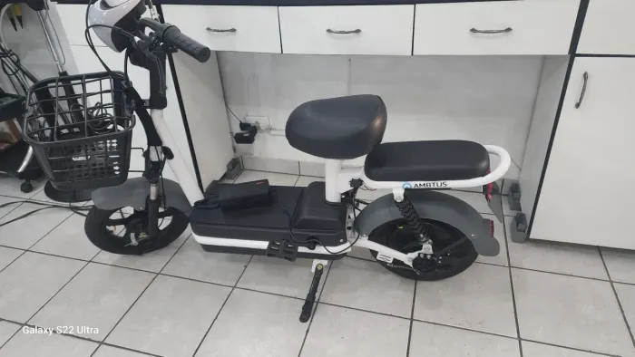 Ambtus elétrica...nova ,rodou uns 4 km ...