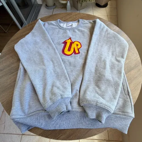 blusa de frio pouco usada tam médio colégio UP
