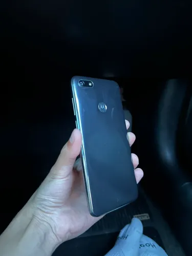 Celular barato muito novo