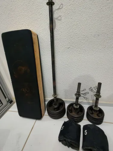Kit anilha e barra musculação.