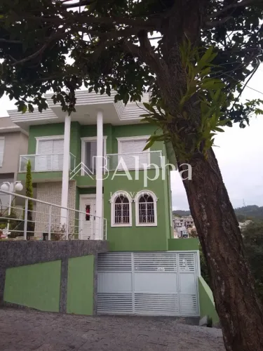 Casa a venda no Condomínio New Ville em Santana de Parnaíba - SP