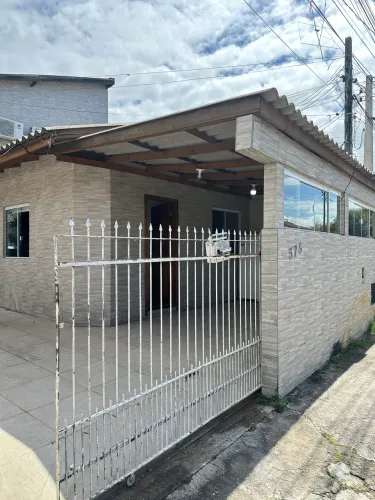 Casa 2 quartos bairro Tapera