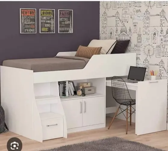 Cama com escrivaninha