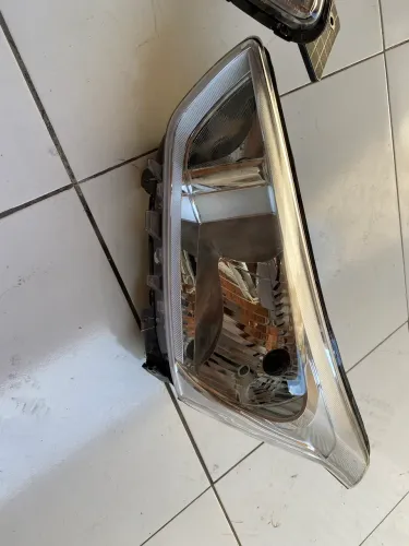 Vendo par de farol do Creta 